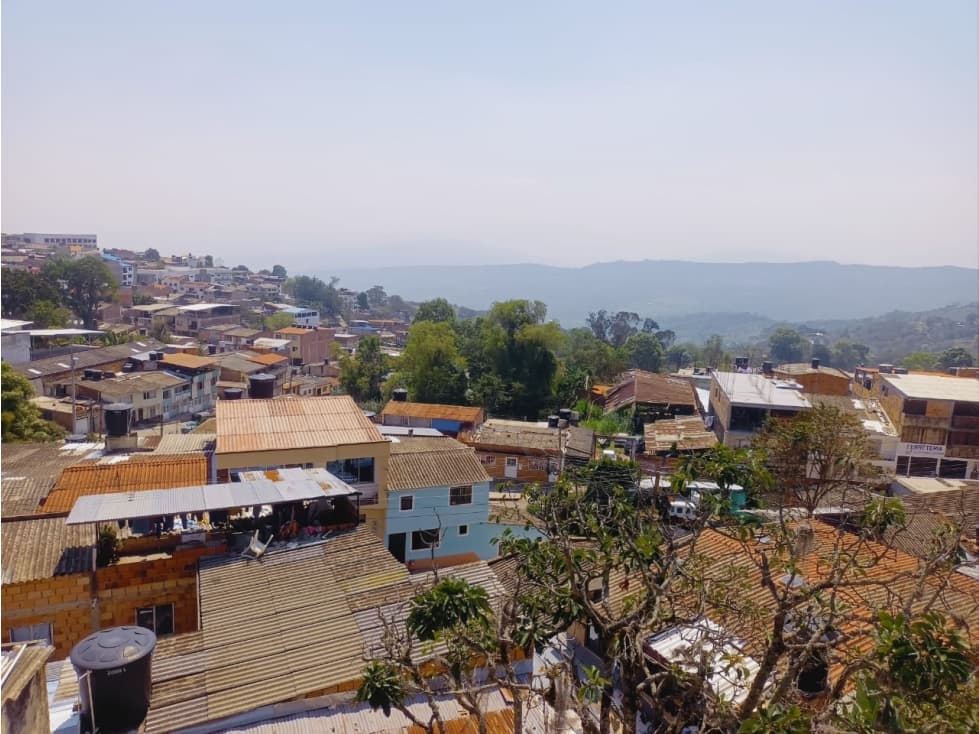 SE VENDE CASA COMERCIAL Y/O FAMILIAR EN VELEZ SANTANDER - 1