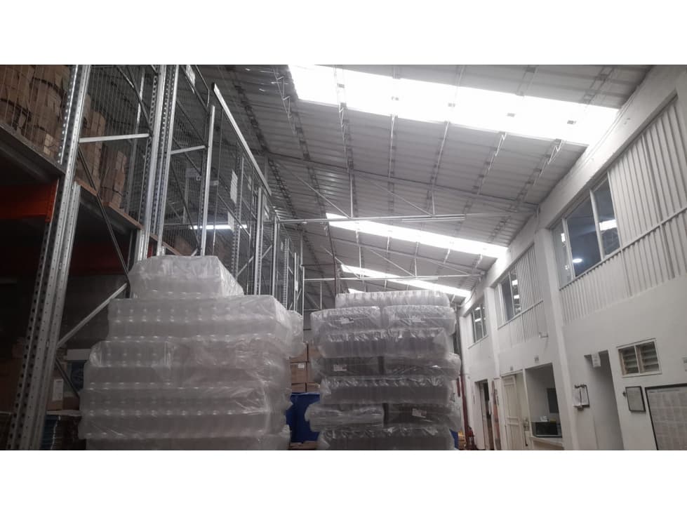 BODEGA INDUSTRIAL - 1