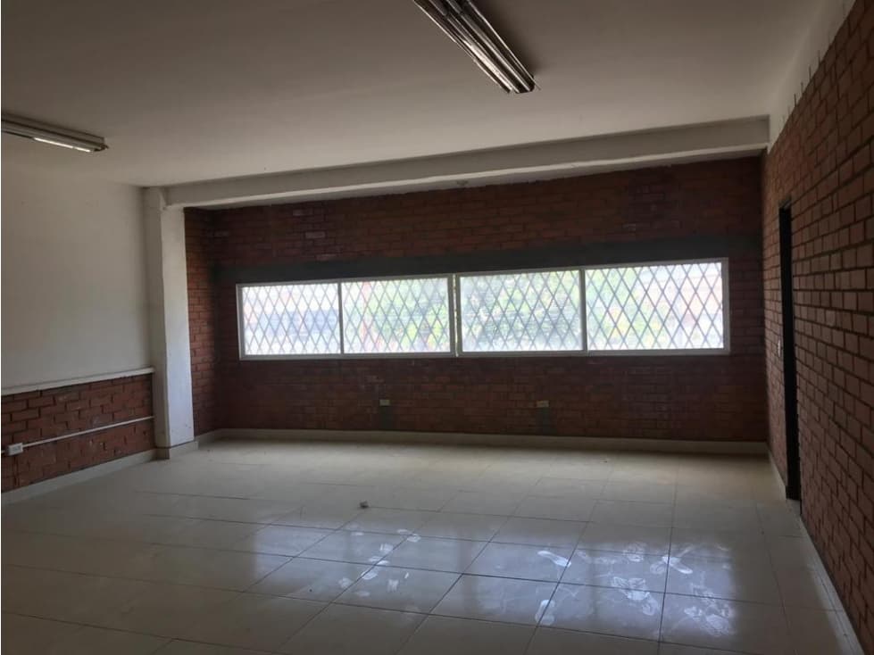 BODEGA CON SUBESTACION ELECTRICA 300KVA TRIFASICA 440 VOLT 34500 CONS - 1