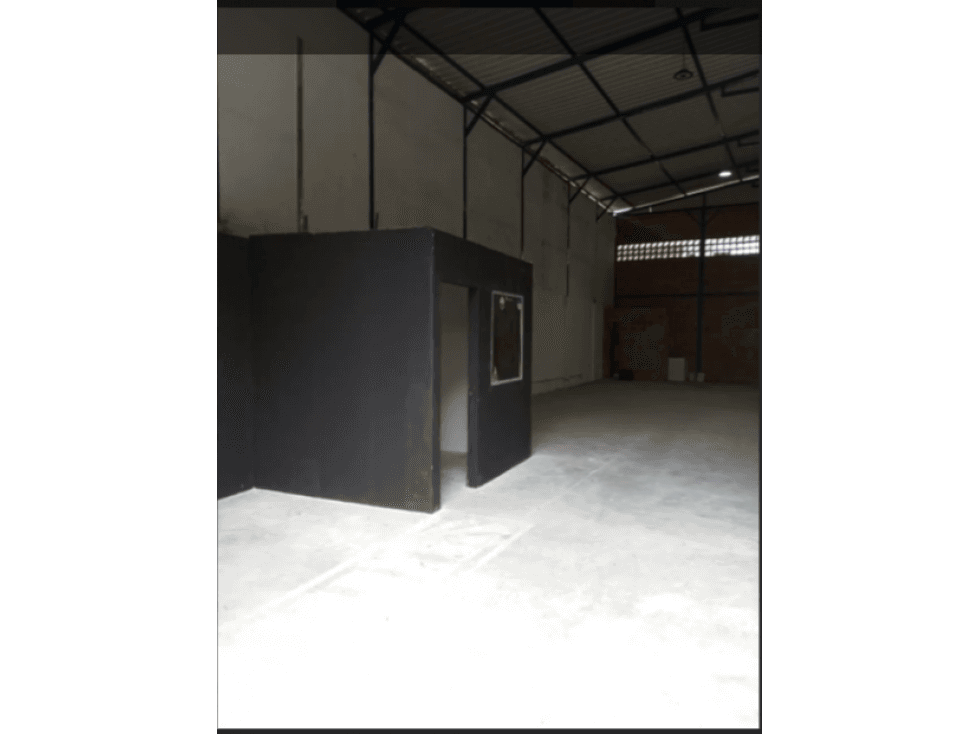 BODEGA EL PRADO BODEGA ALTA CERCA A LA AUTOPISTA Y CALLE 26 - 1