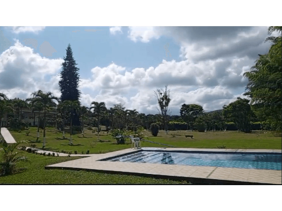 RESTREPO FINCA CAMPESTRE CERCA AL LAGO CALIMA - 1