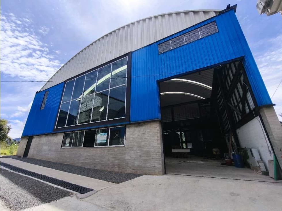 1.580m2 bodega arriendo Guarne Parque Industrial - 1