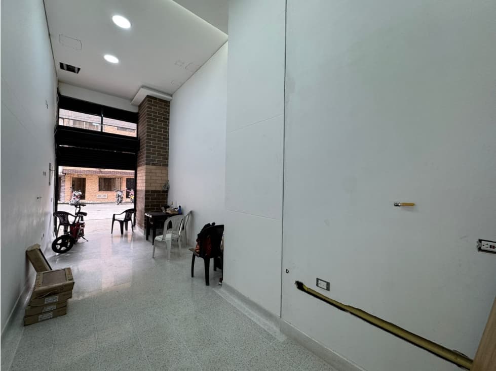 30 M2 arriendo local sabaneta - 1