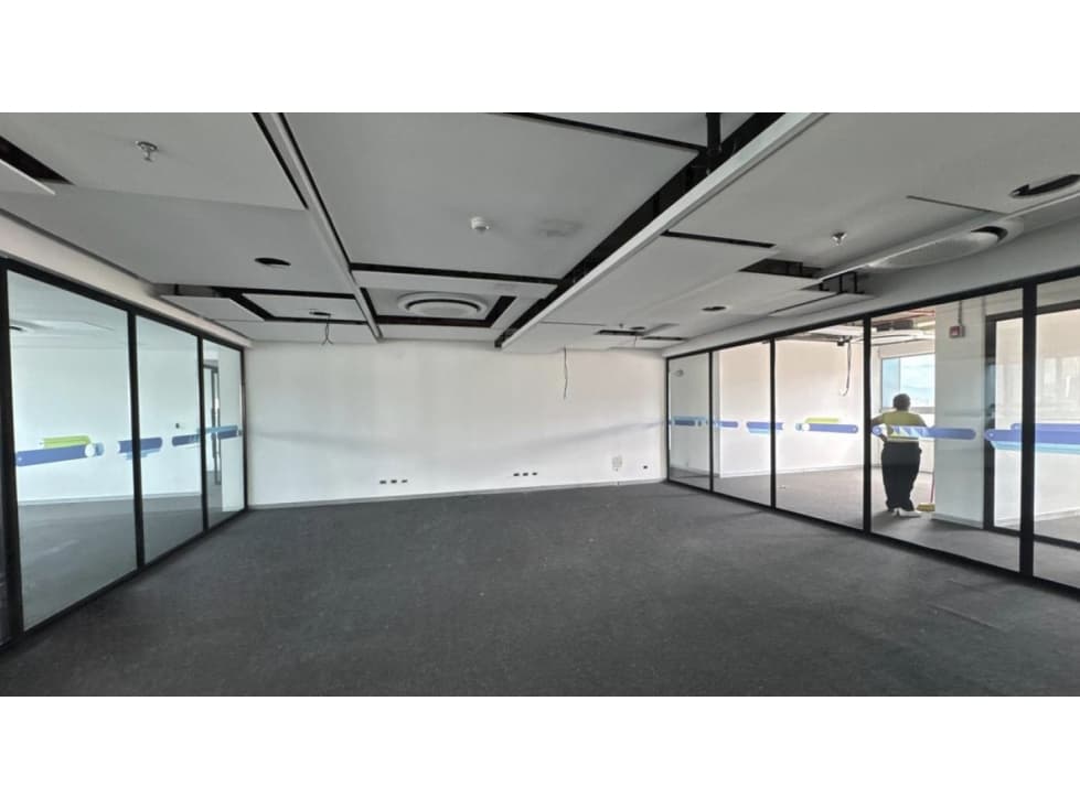 705m2 Oficina arriendo Sabaneta - 1