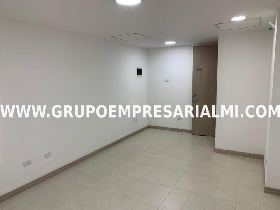 ACOGEDORA OFICINA EN ARRIENDO - SECTOR FLORESTA COD: 33557 - 1