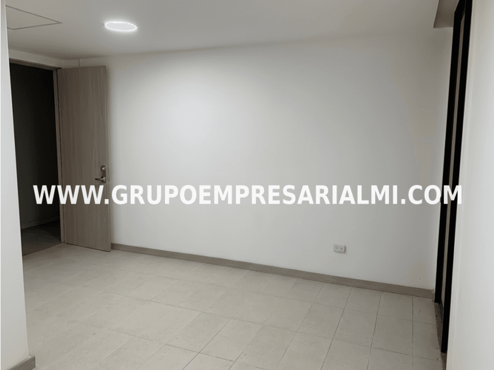 AGRADABLE OFICINA EN ARRIENDO - SECTOR FLORESTA COD: 33558 - 1