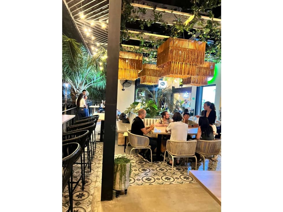 Alquilo local en cali barrio granada plaza food plaza - 1