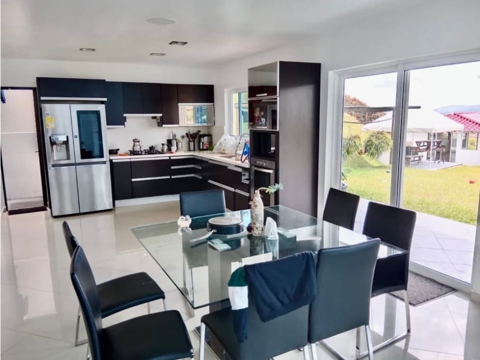 Amoblada Casa En La Ceja 6 Habitaciones - Antioquia - 1