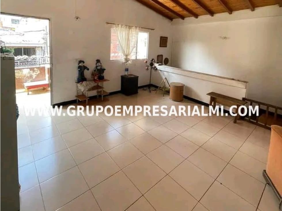 AMPLIA CASA EN VENTA - SECTOR LAS MARGARITAS COD: 28840 - 1