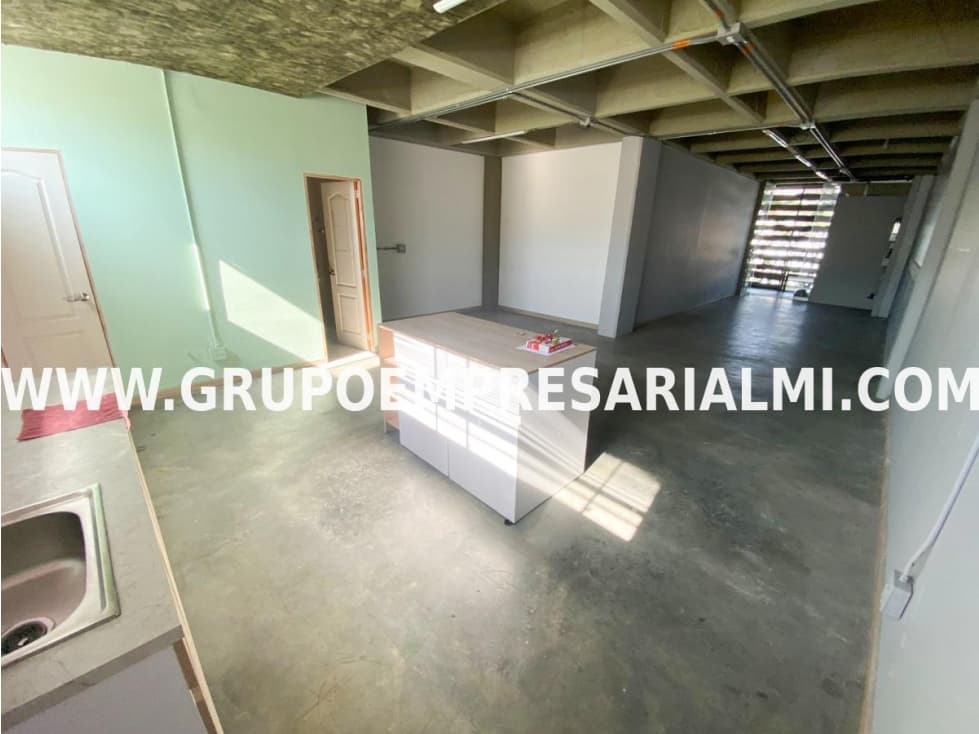 AMPLIA OFICINA EN ARRIENDO - SECTOR LA ESMERALDA COD: 31417 - 1