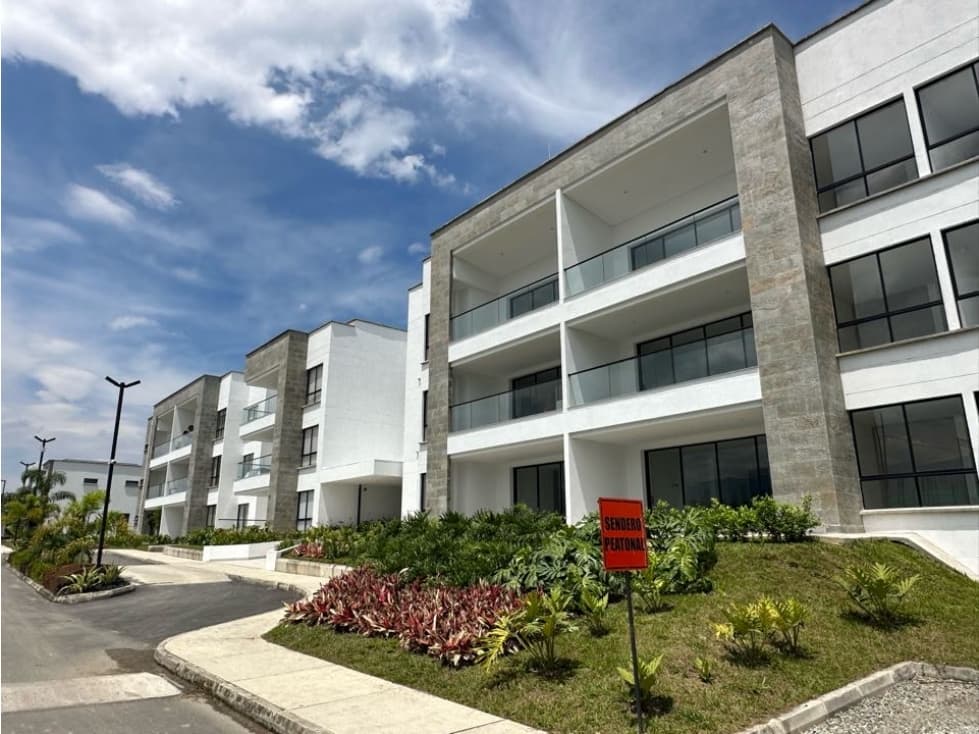 Apartamento en venta cerca al Club Campestre - 1