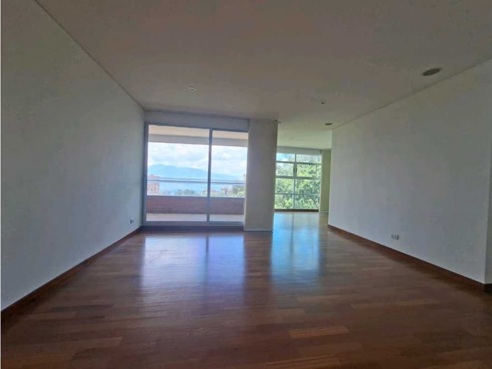 Apartamento en arriendo Poblado a 3 cuadras del CC TESORO RC7 - 1