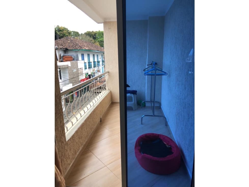 APARTAMENTO EN EL CENTRO DE MONTENEGRO - 1