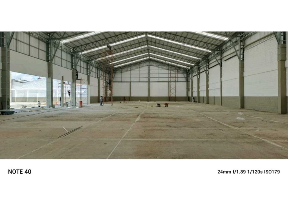 Arrienda Bodega de 5.000m2 con 2.300 de huella en Itagüí - 1