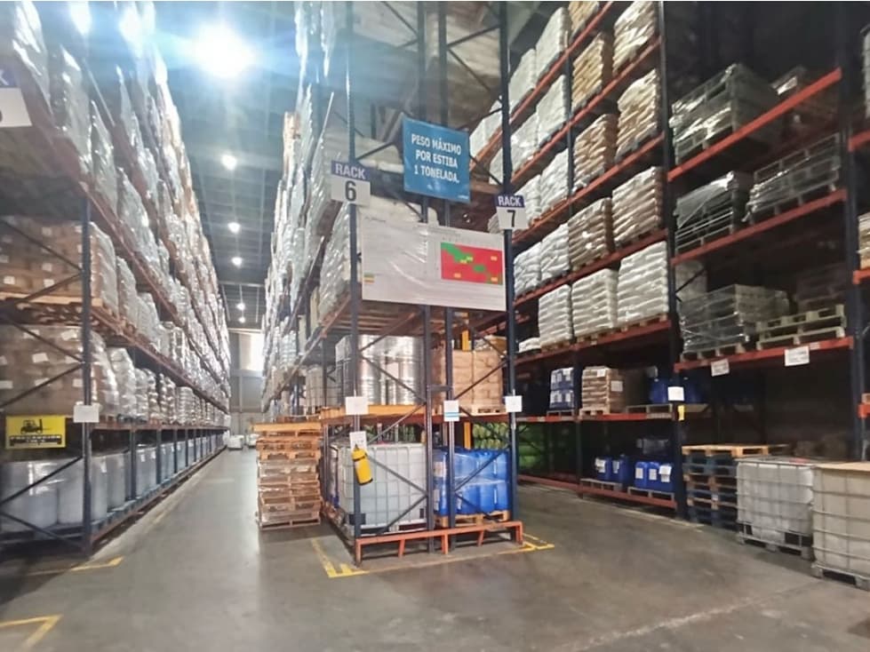 ARRIENDO BODEGA EN UNIDAD CERRADA DE LA ESTRELLA - 1