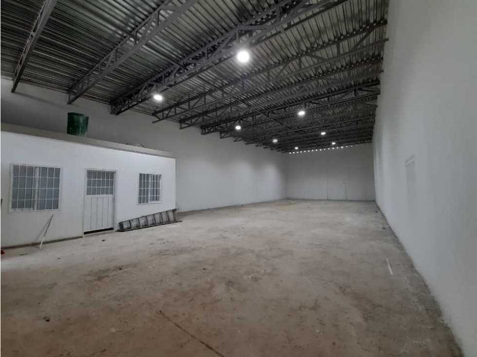 ARRIENDO BODEGA BARRIO 12 OCTUBRE VALLEDUPAR 330 MTS - 1