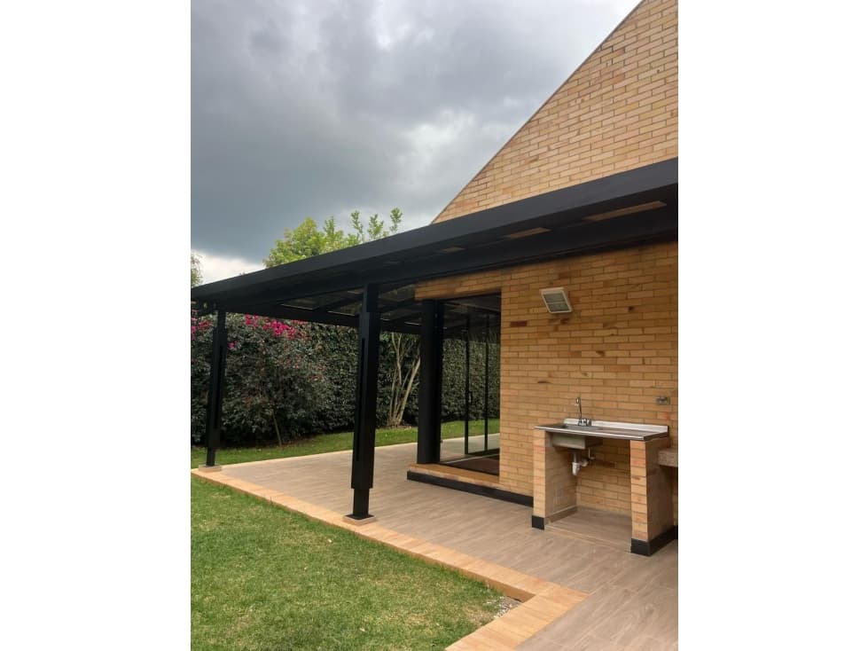 ARRIENDO HERMOSA CASA - 1