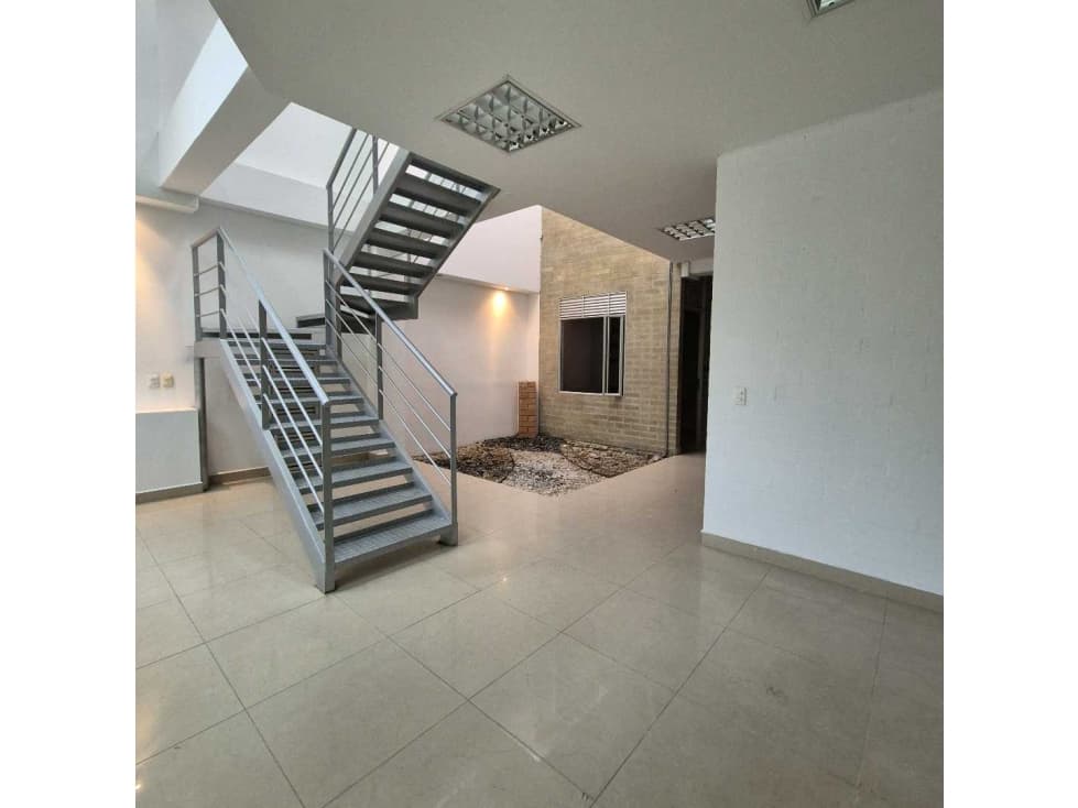 ARRIENDO LOCAL COMERCIAL DE 2 NIVELES. 400 METROS - 1