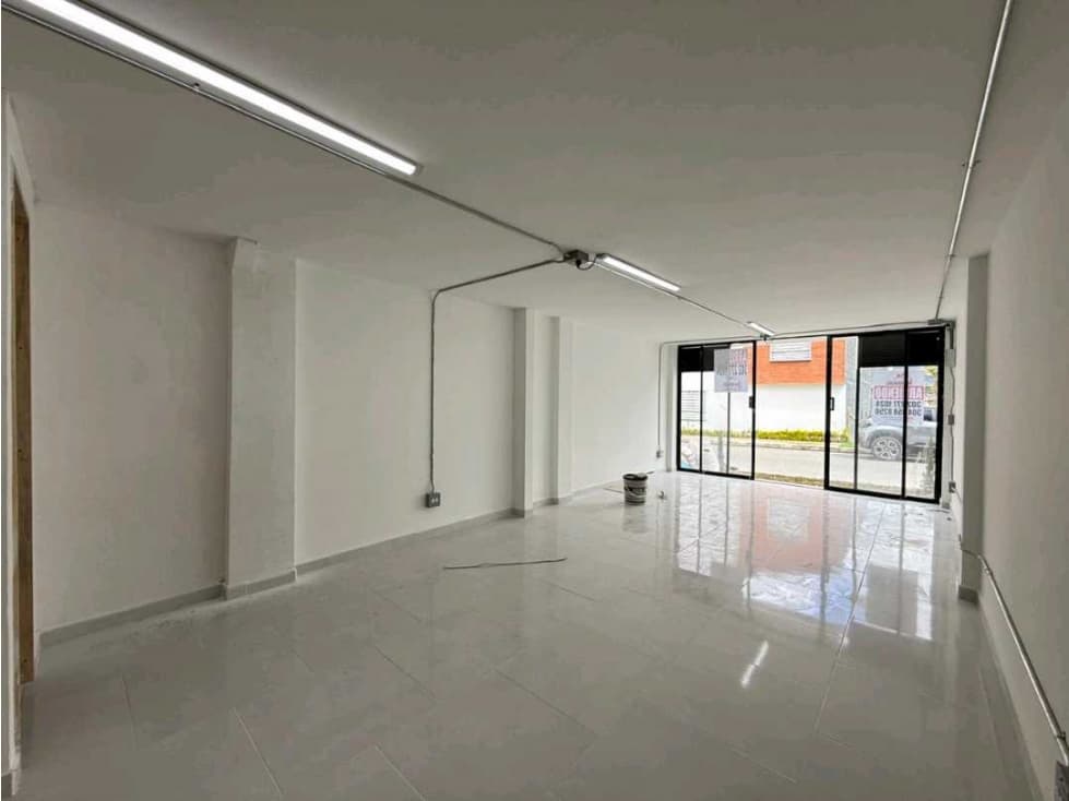 ARRIENDO LOCAL COMERCIAL EN LA CEJA CERCA AL CC VIVA $ 3MM AREA 38MT2 - 1