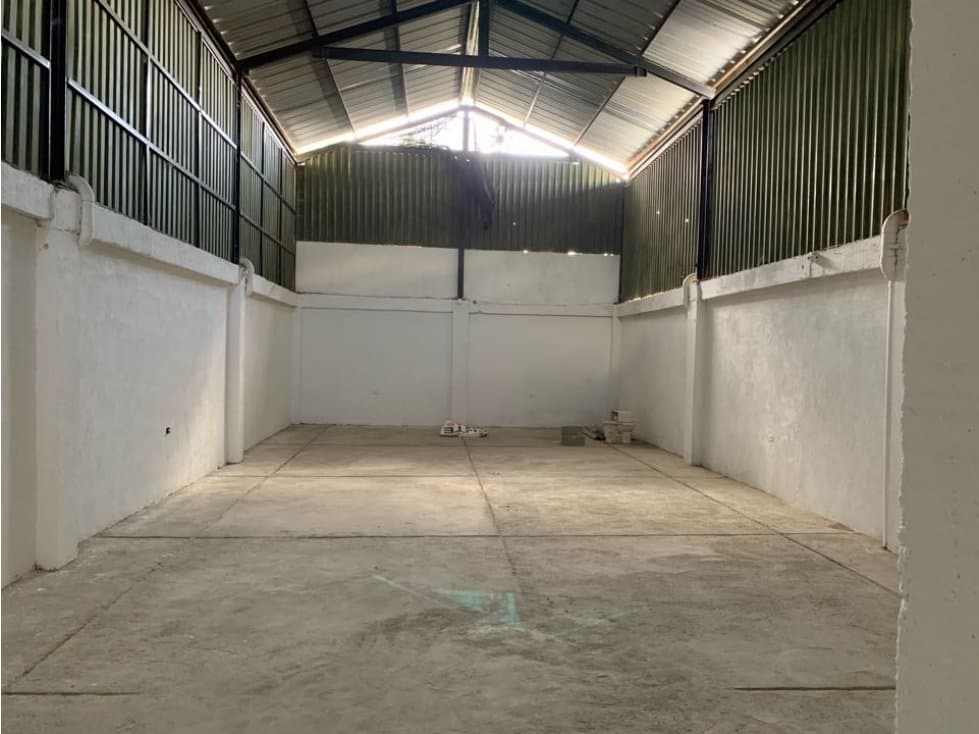 Arriendo o Vendo Bodega Con oficinas y local en Mamatoco Santa Marta - 1