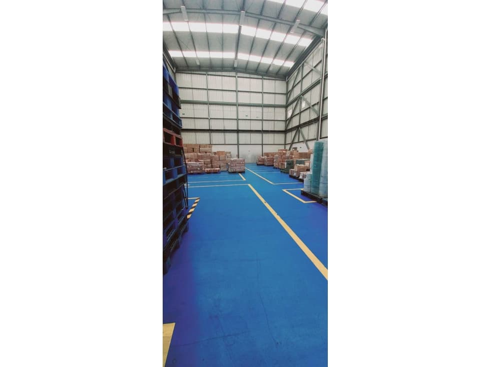 ARRIENDO- VENDO BODEGA ZONA FRANCA - 1