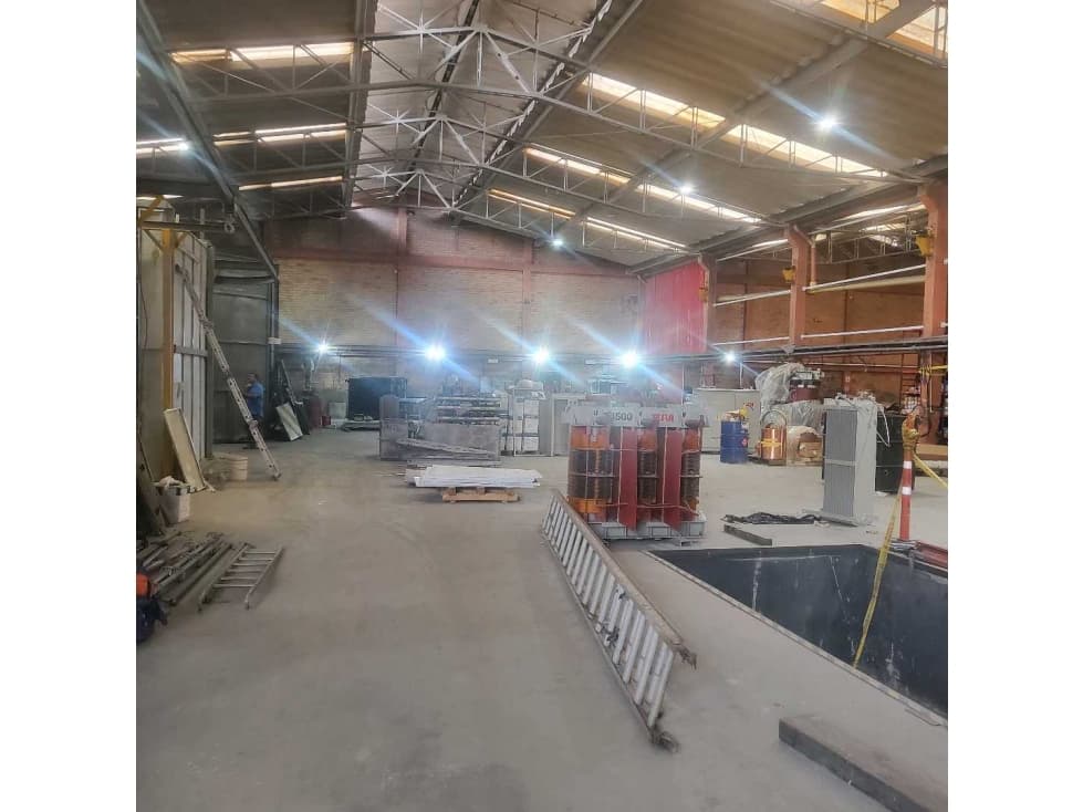 Arriendo excelente bodega en Mosquera - 1