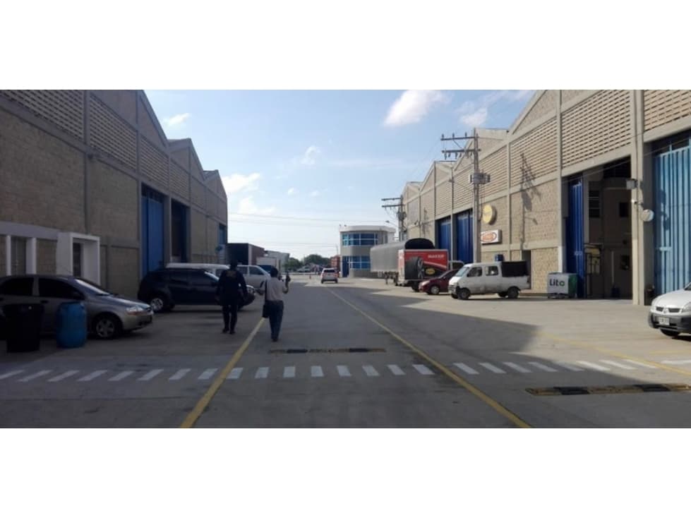 Bodega en parque industrial para alquiler, vía 40 con circunvalar - 1