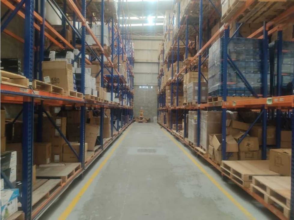 BODEGA EN VENTA EN PARQUE INDUSTRIAL SIBERIA, COTA - 1
