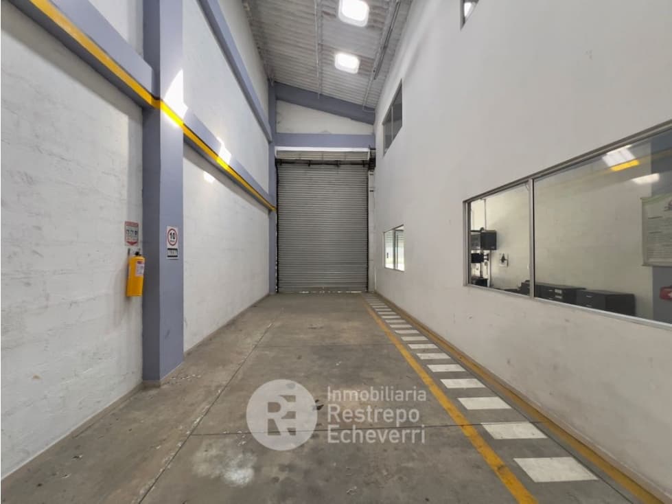 Bodega en venta, vía panamericana, sector la Florida. Villamaria. - 1