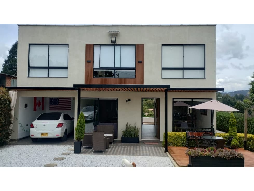 CASA DE 5 HABITACIONES EN GUARNE ANTIOQUIA - 1