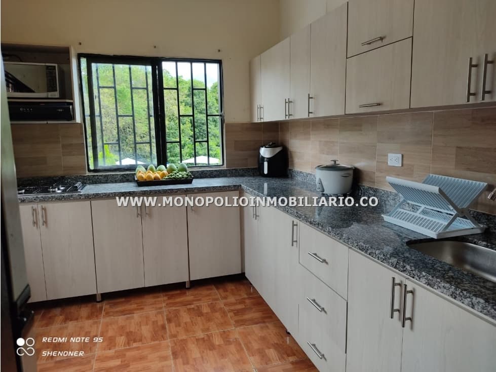 CASA AMOBLADA EN ARRIENDO - SECTOR SANTA FE DE ANTIOQUIA COD: 23208 - 1