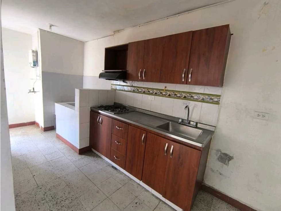 SE VENDE CASA AMPLIA EN COPACABANA BARRIO VILLANUEVA - 1
