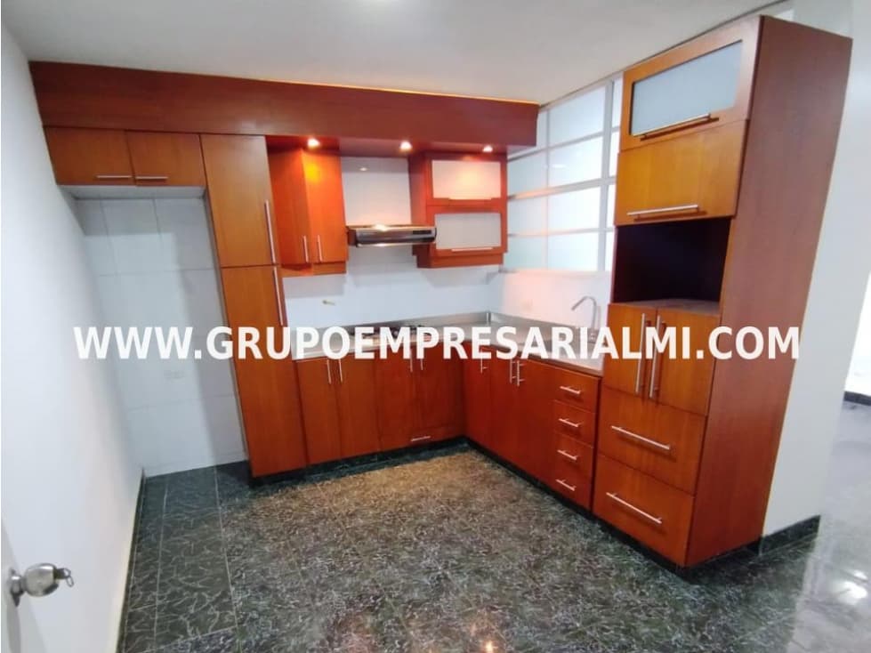 CASA BIFAMILIAR EN ARRIENDO - SECTOR SIMÓN BOLIVAR, COD: 27941 - 1