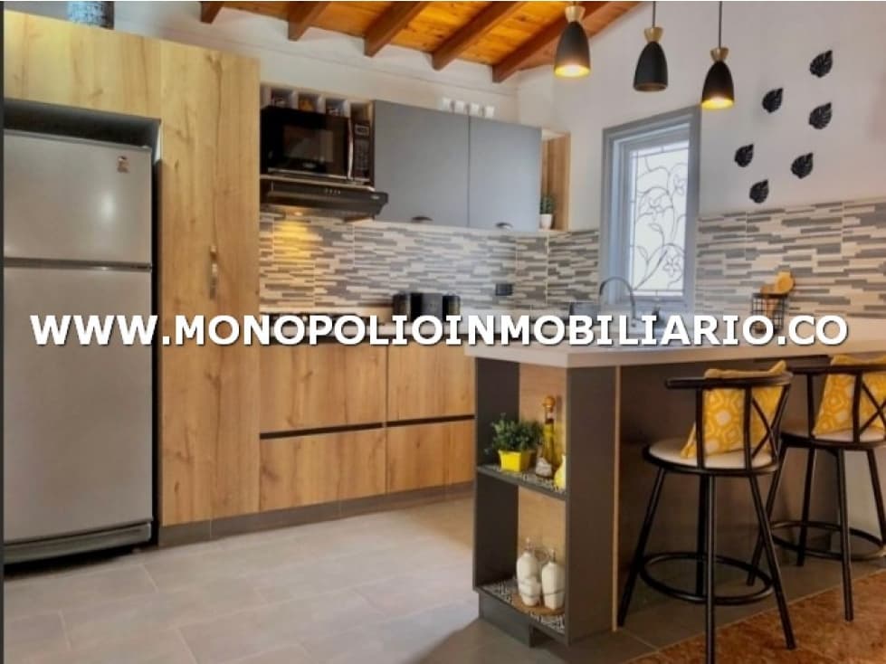 CASA BIFAMILIAR EN VENTA - SECTOR LA PEDRERA, COPACABANA COD: 25731 - 1