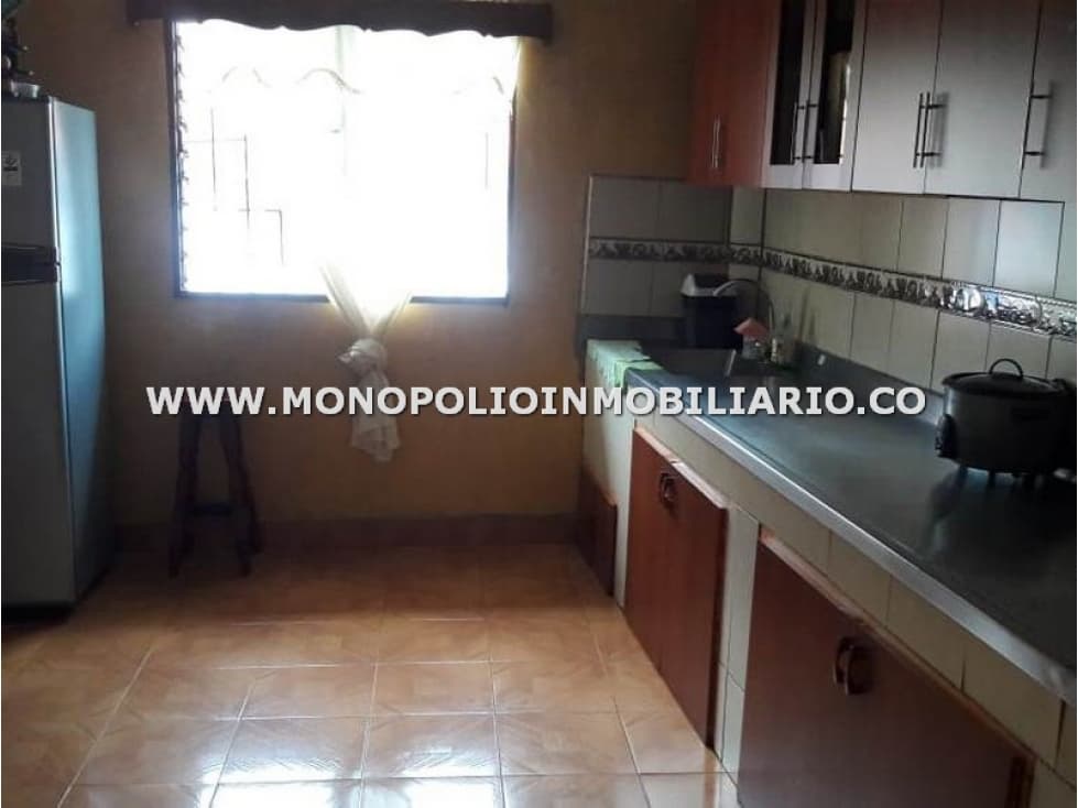 CASA BIFAMILIAR EN VENTA - SECTOR SAN JAVIER COD: 24565 - 1