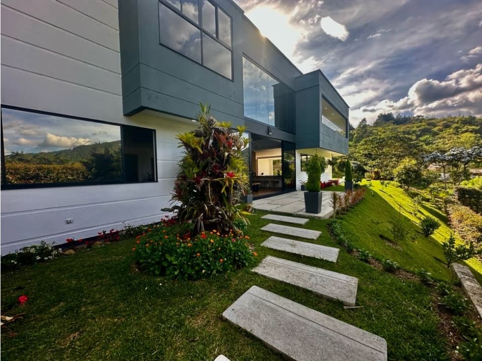 CASA CAMPESTRE EN EL RETIRO - 1