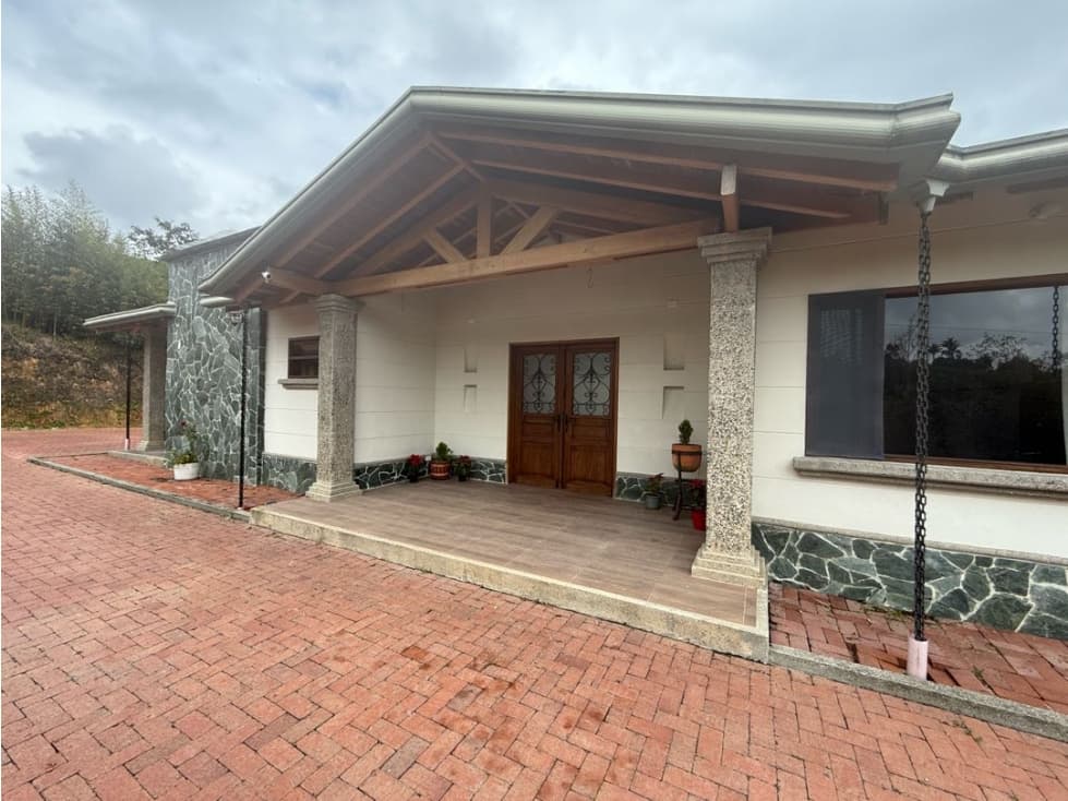 Casa campestre en unidad cerrada cerca al Aeropuerto Internacional CM - 1