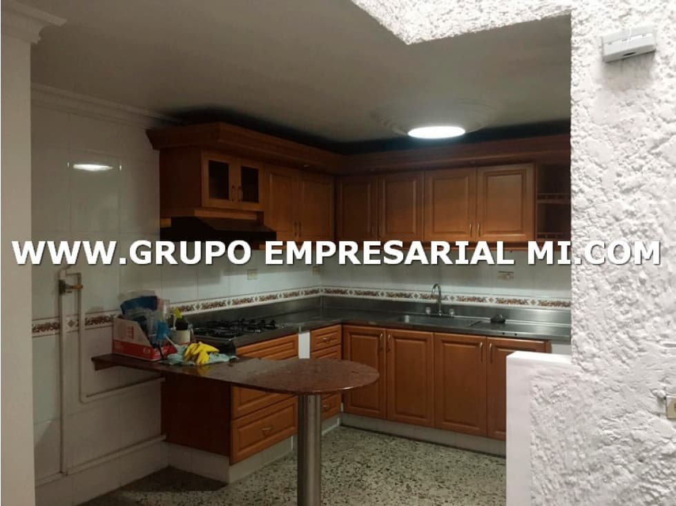 CASA COMERCIAL EN ARRIENDO - SECTOR LOS COLORES COD: 26417 - 1