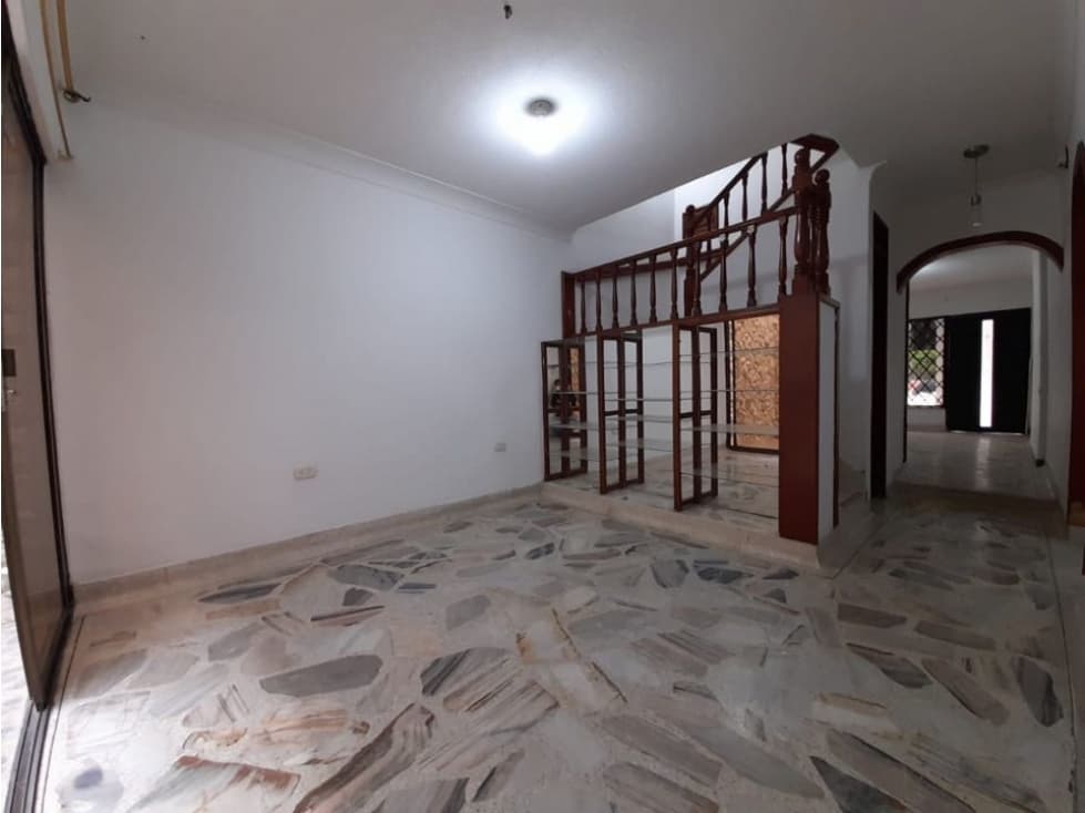 Casa de tres pisos en venta y permuta Barrio El Bosque Palmira Valle - 1