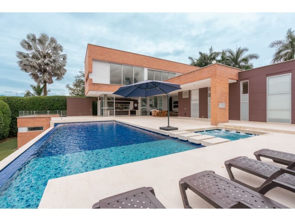 CASA EN UNIDAD CERRADA DE SAN JERÓNIMO - 1