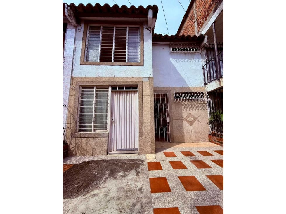 CASA EN VENTA BIFAMILAR EN LA RIVERA NORTE DE CALI - 1