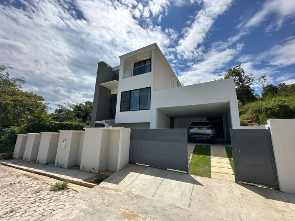 CASA EN VENTA CONJ. BRISAS DE RUITOQUE - ACAPULCO - 1