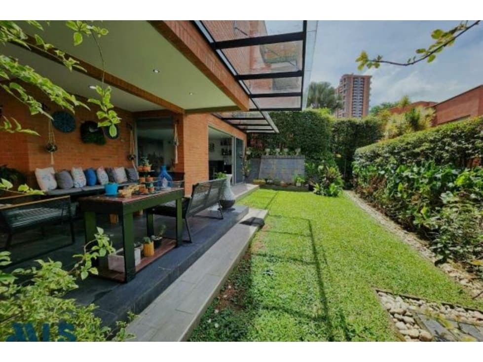 Casa en venta en Loma de Benedictinos, Envigado - 1
