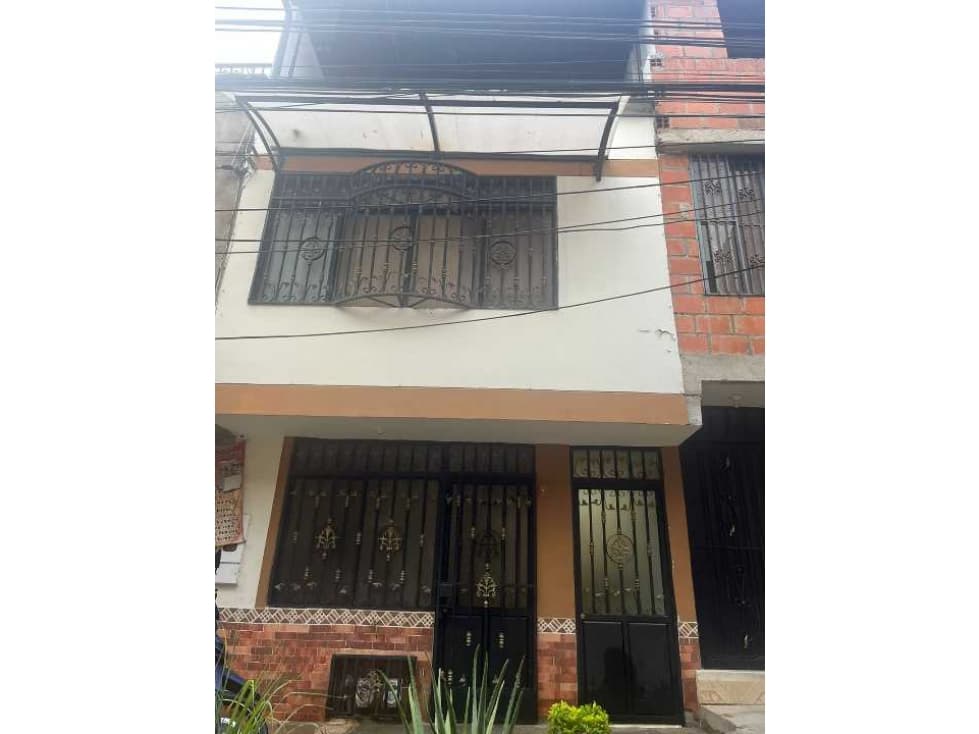 CASA EN VENTA/VILLA CAROLINA ET 1- GIRON - 1