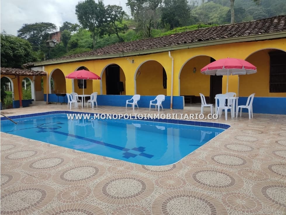 CASA FINCA AMOBLADA EN ARRENDAMIENTO - SECTOR BARBOSA COD: 23258 - 1
