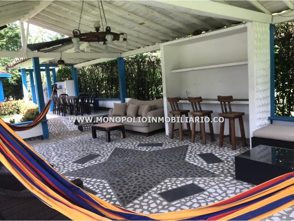CASA FINCA EN ARRIENDO-SECTOR SANTE FE DE ANTIOQUIA COD: 23245 - 1