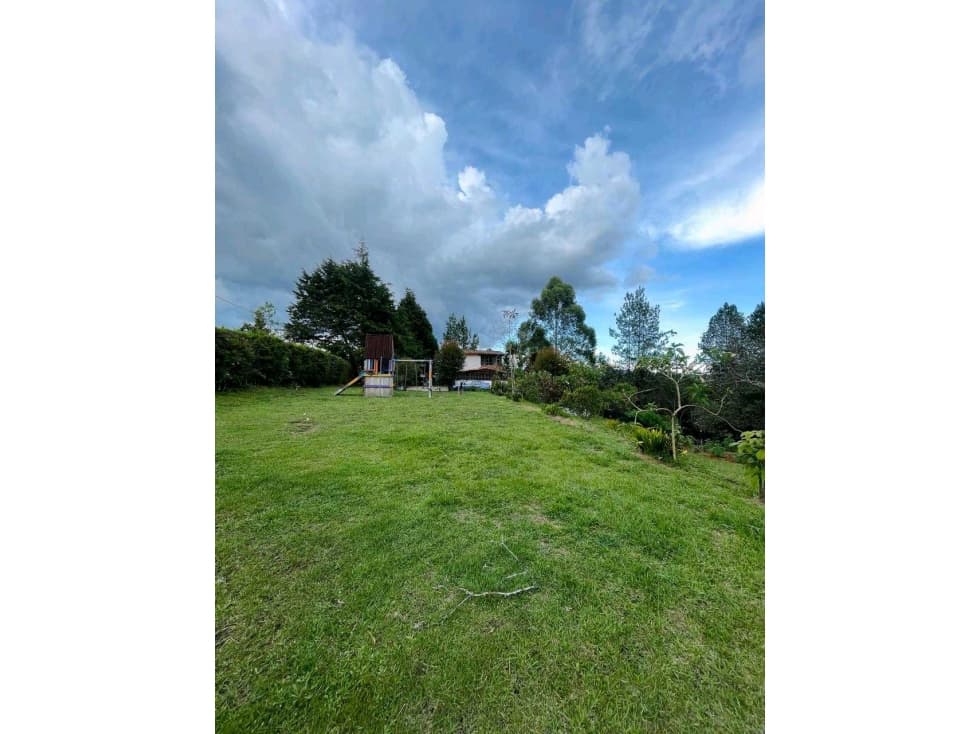 CASA FINCA EN ARRIENDO - SANTA ELENA - 1