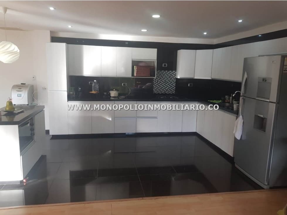 CASA FINCA EN VENTA - SECTOR LOMA DEL ESCOBERO, ENVIGADO COD: 23430 - 1