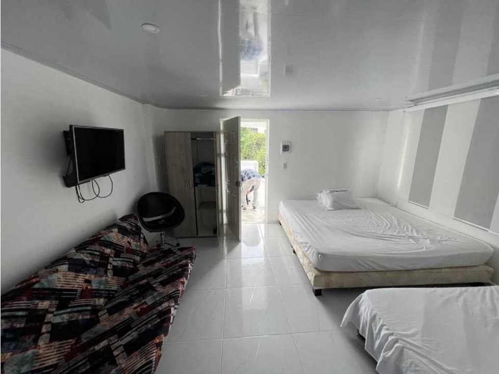 CASA MULTIFAMILIAR EN VENTA, CON 9 RENTAS, PEREIRA, BARRIO MARAYA, - 1