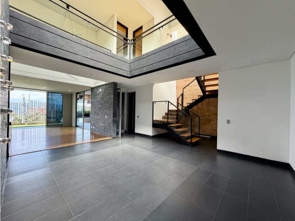 Casa unifamiliar en venta Envigado El Atravesado - 1